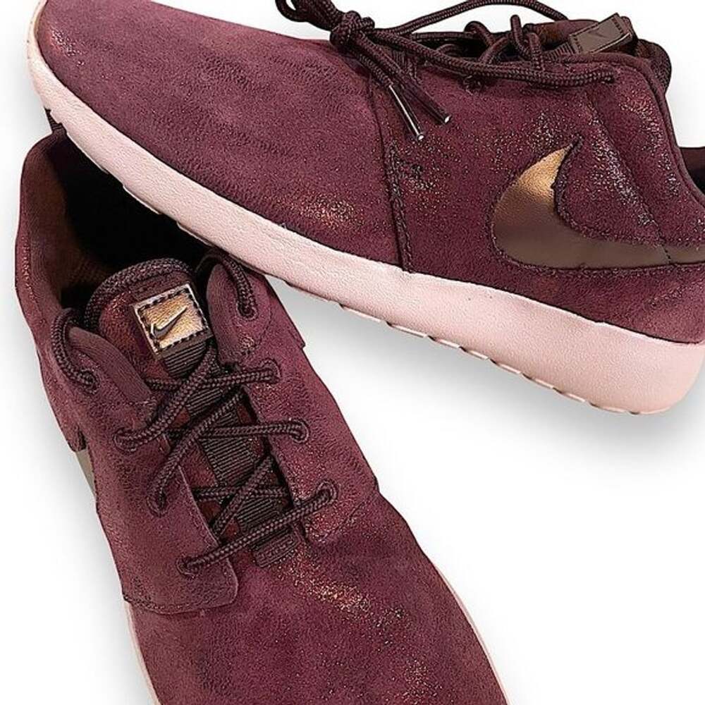 Women’s Nike Roshe One Sneakers | metallic mahogany